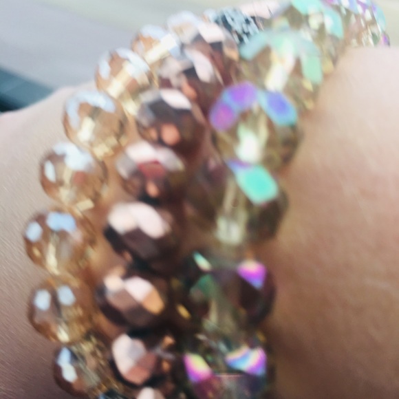 Meet your Posher, Chrissy โค๏ธ poshmark ambassador NEW LISTINGS - Picture 7 of 8